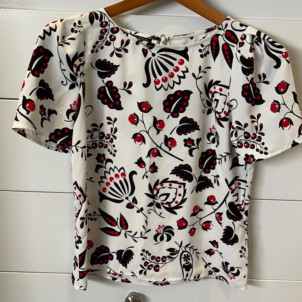 Short sleeve, cherries and branches top. Flattering fit